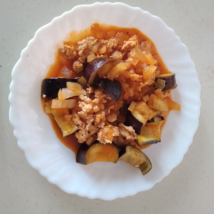 茄子と鳥の挽き肉と玉ねぎのケチャップ煮